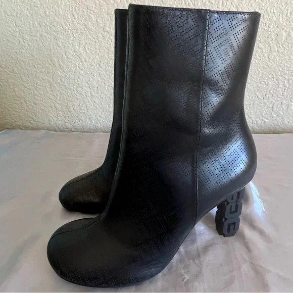 Givenchy Womens G Cube Black Embossed Logo Boots